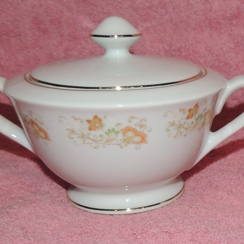 Vornado Japan Fine China Elegance Pattern Sugar Bowl and Creamer Set